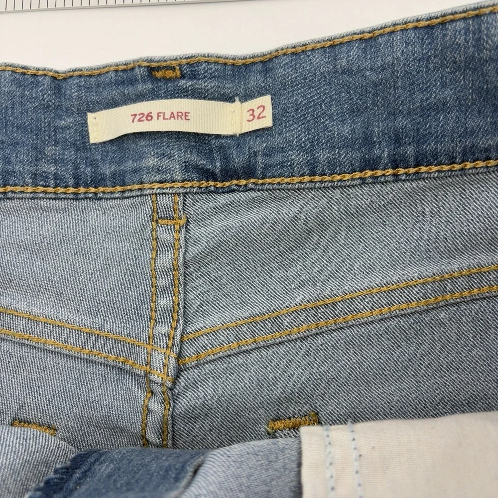 Levi's 726 High Rise Flare Jeans Womens 32x30 Light Blue Stretch